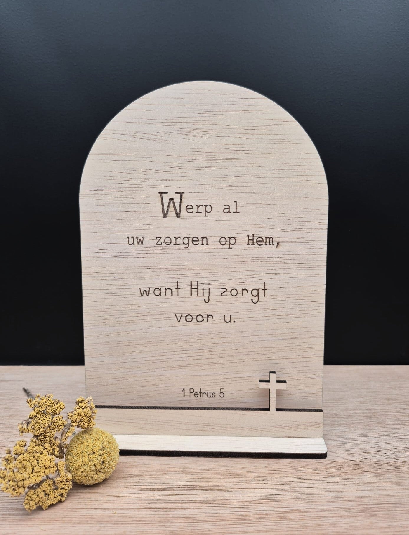 Werp al uw zorgen op Hem (boog)