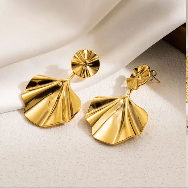 Leaves Gold Earrings