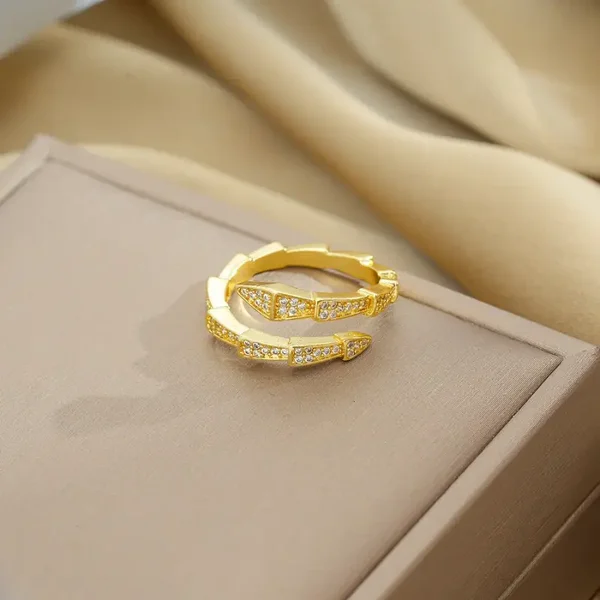 Edge Gold Ring