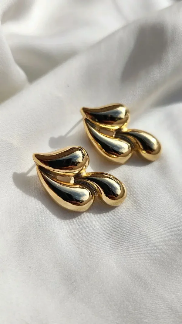 Triple Water droplets Gold Earrings