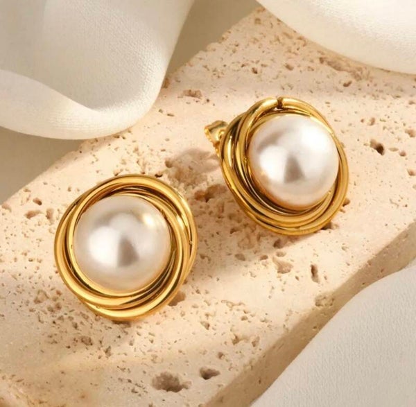 Pure Pearl Gold Earrings