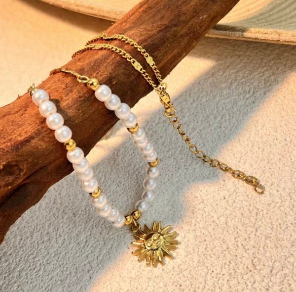 Helios Pearl Gold Necklace