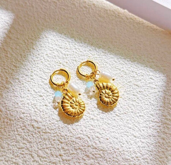 Summer Snail Gold Earrings