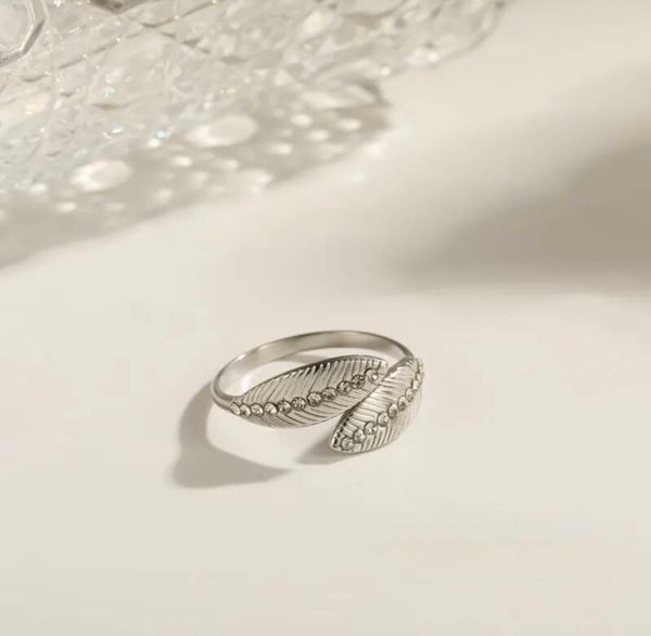 Zircon Leaves Silver Ring