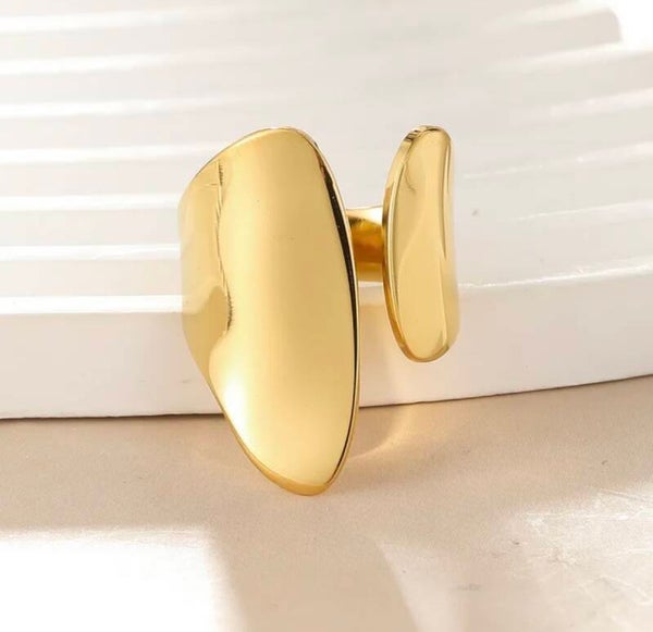 Horizon Gold Ring