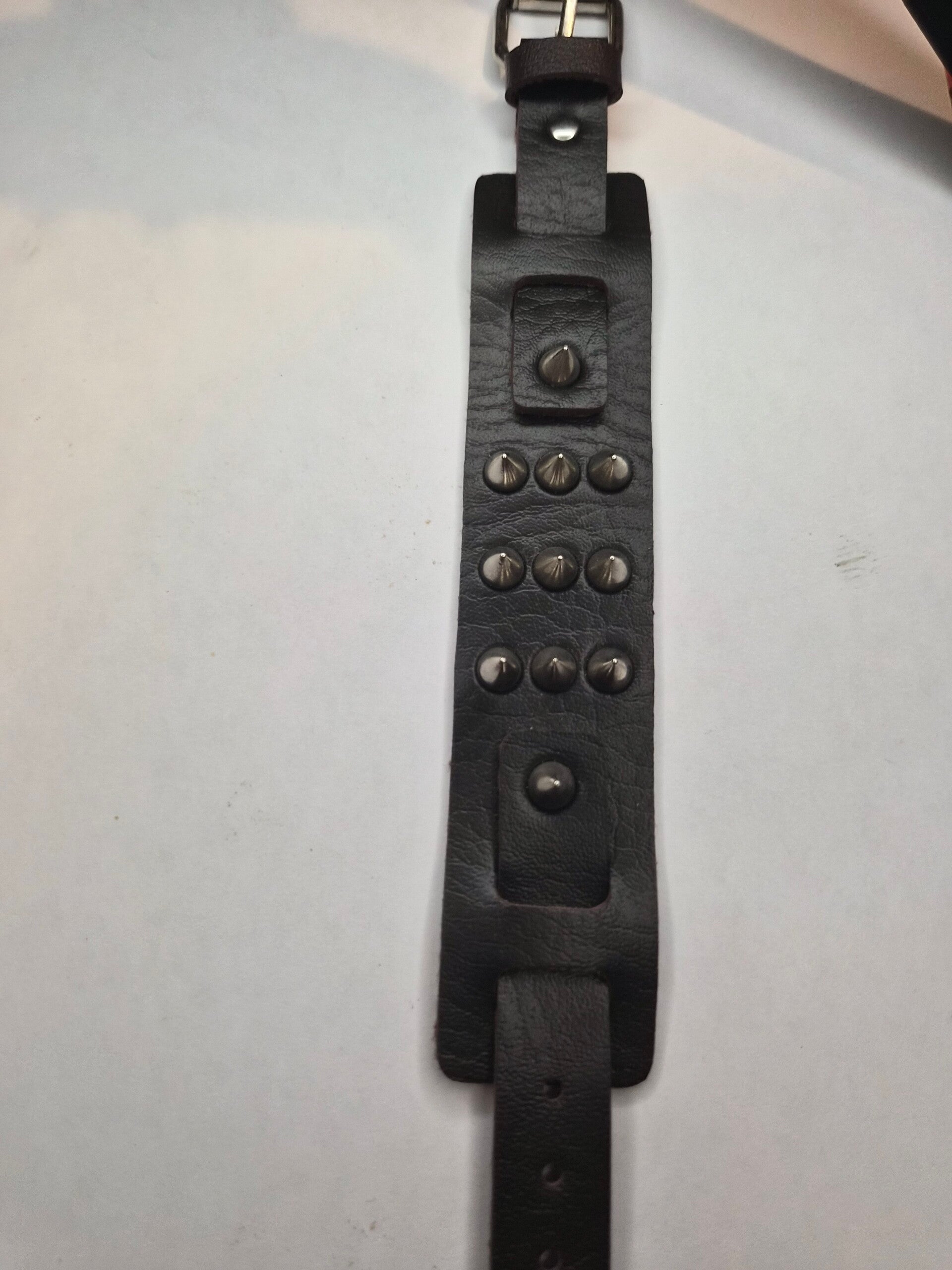 Bracelet à clous