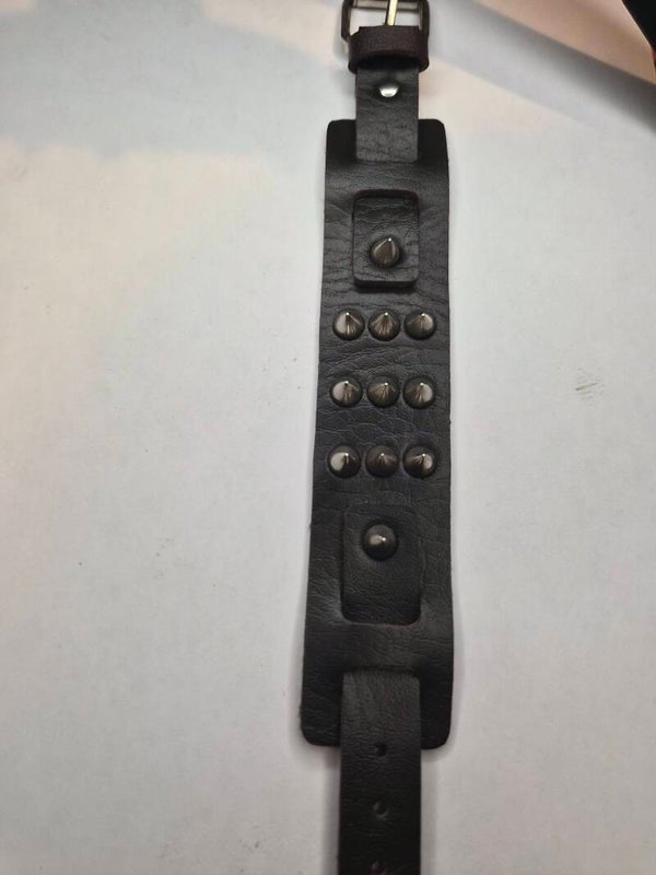 Bracelet à clous