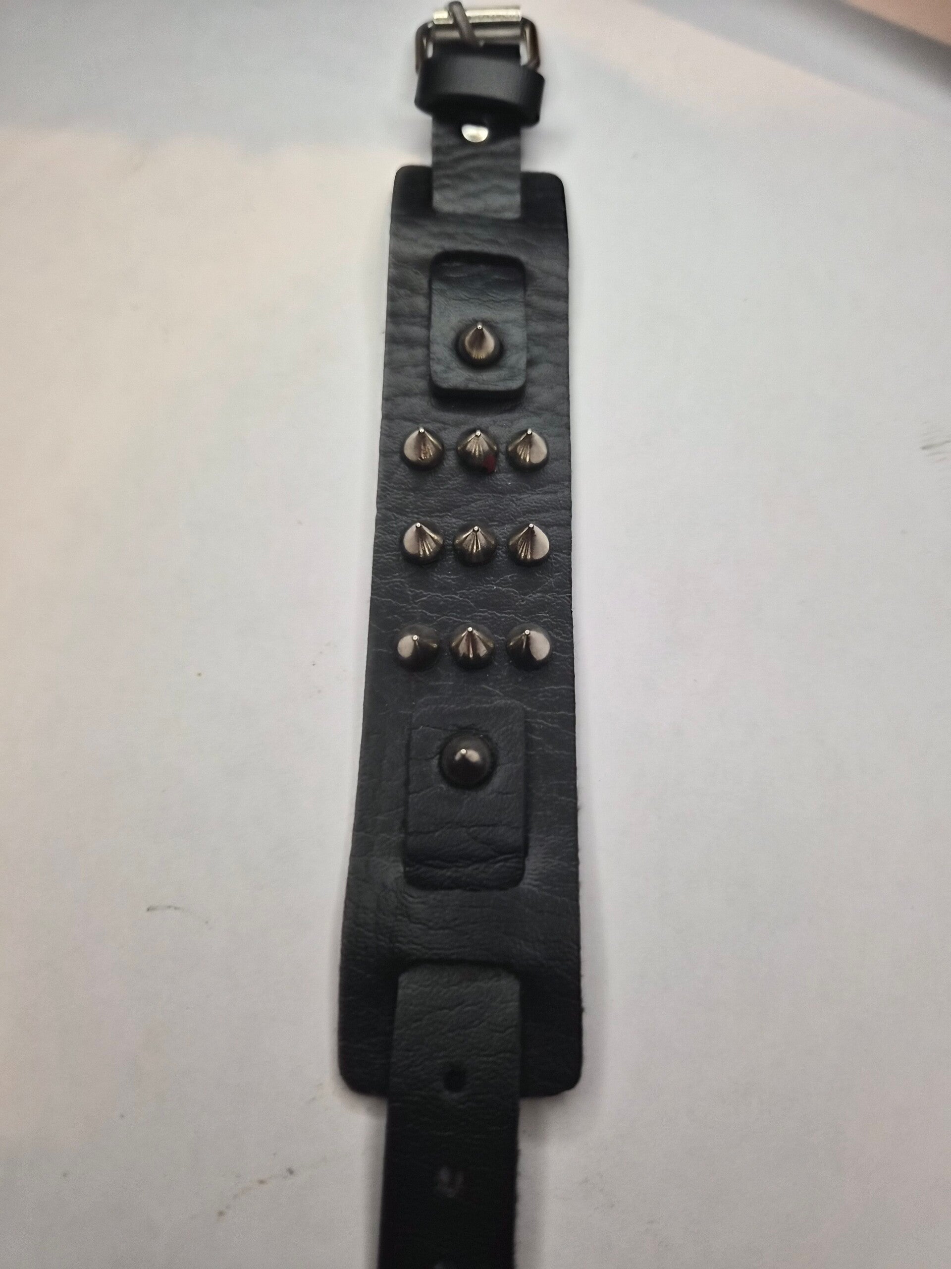 Bracelet à clous