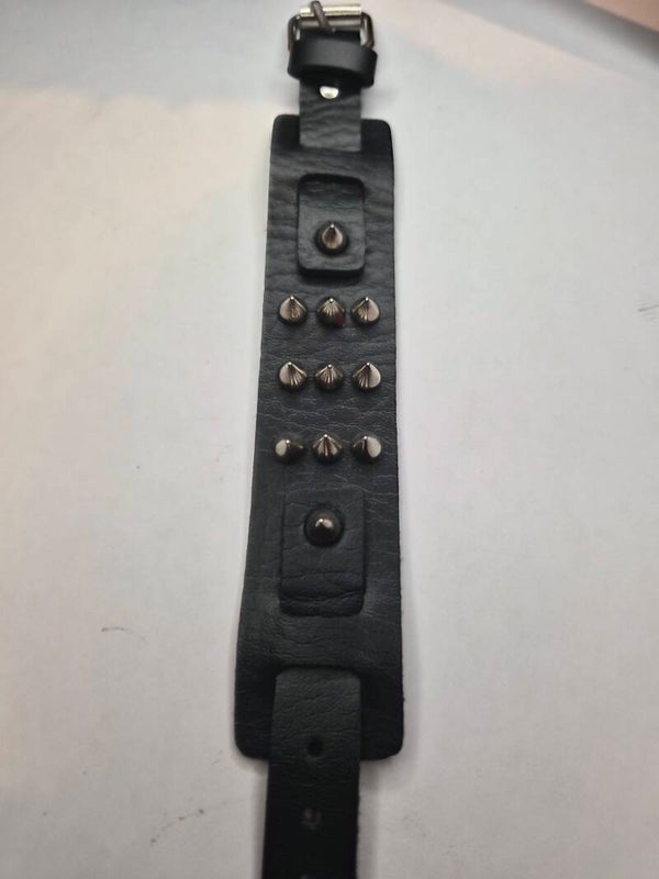 Bracelet à clous