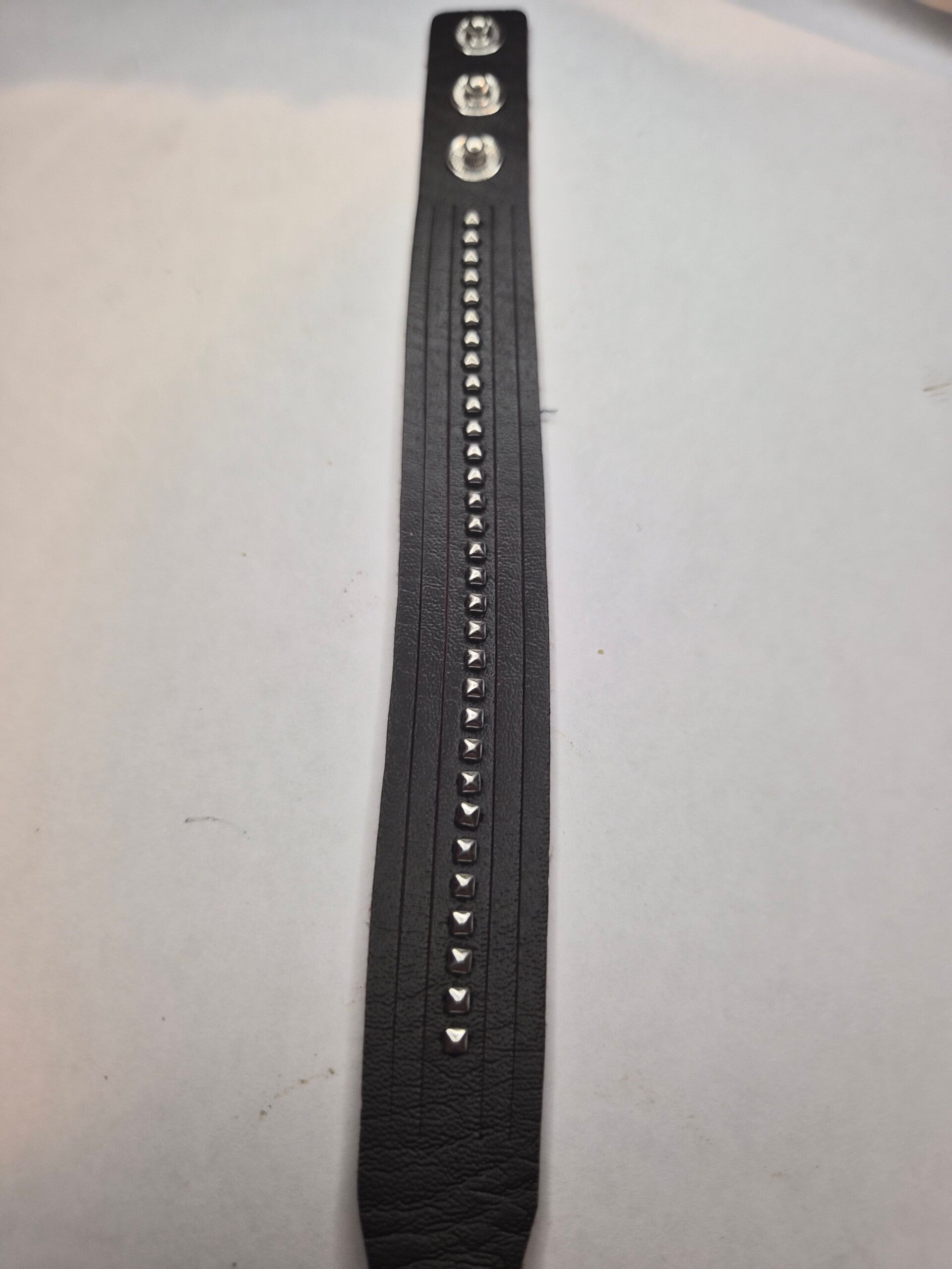 Bracelet à clous