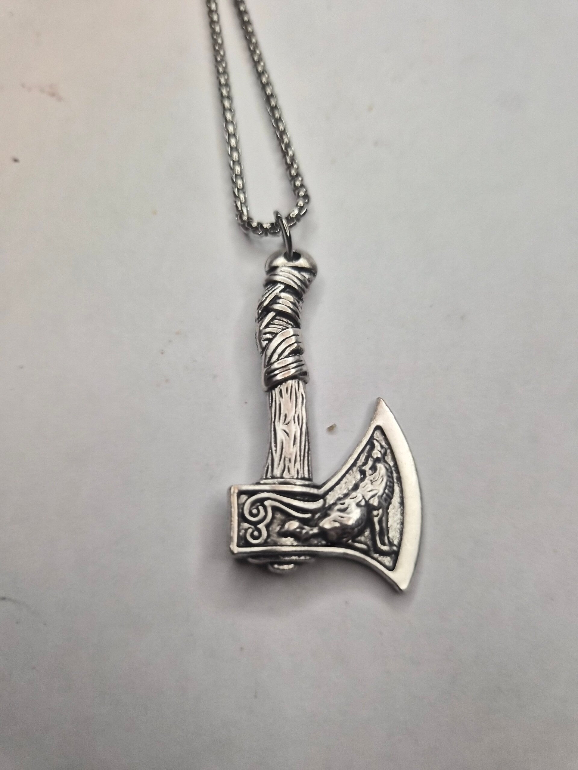 Collier hache viking