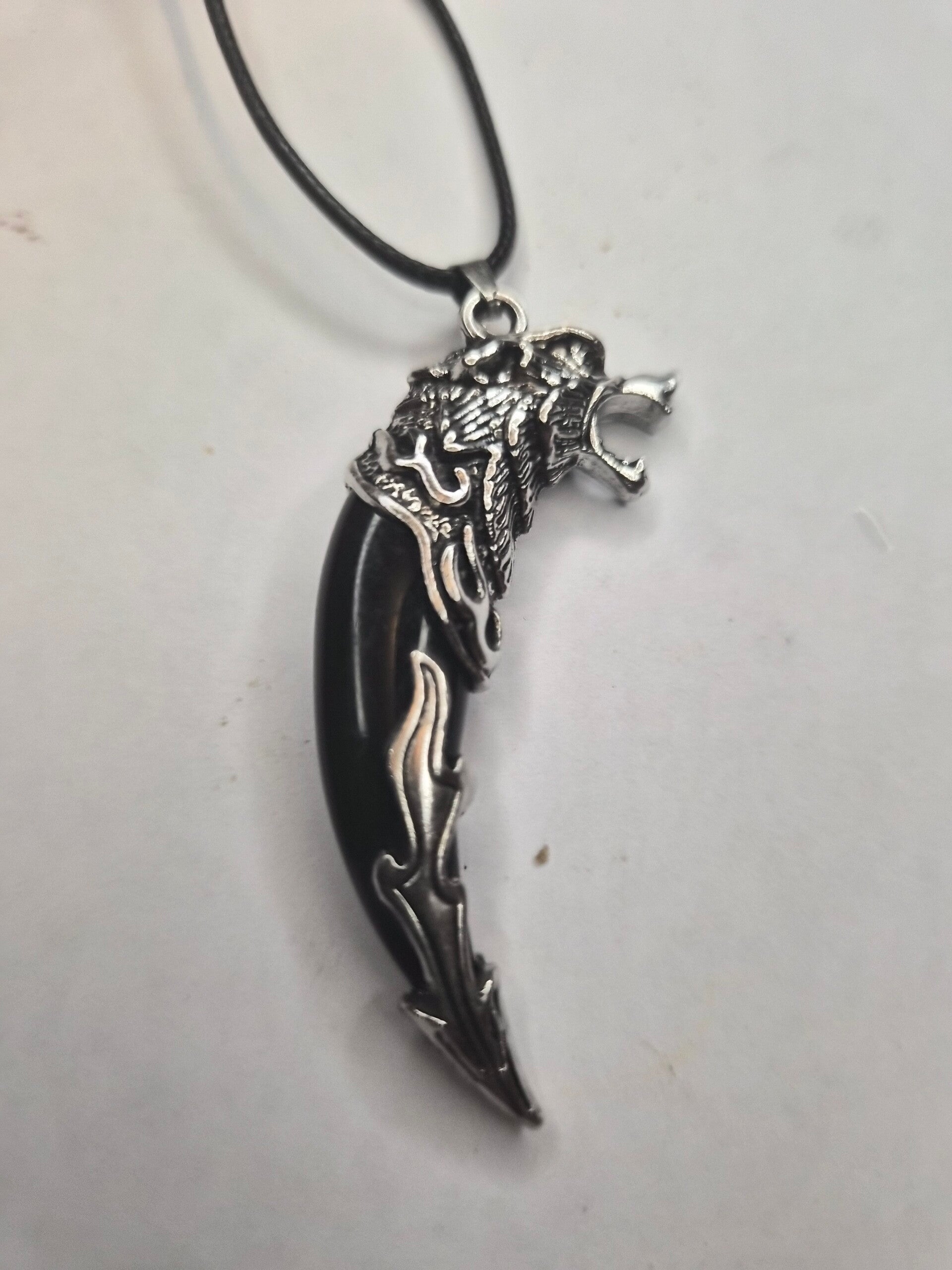 Collier corne loup viking