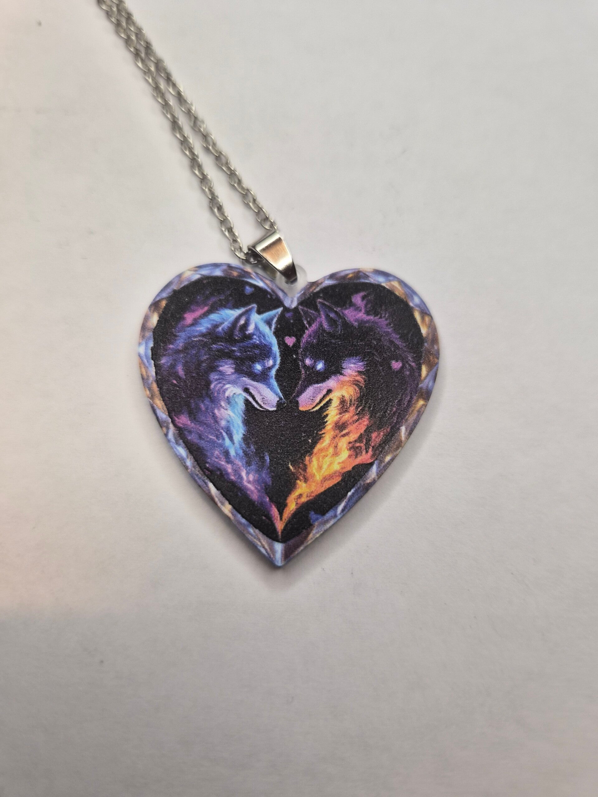 Collier coeur loup