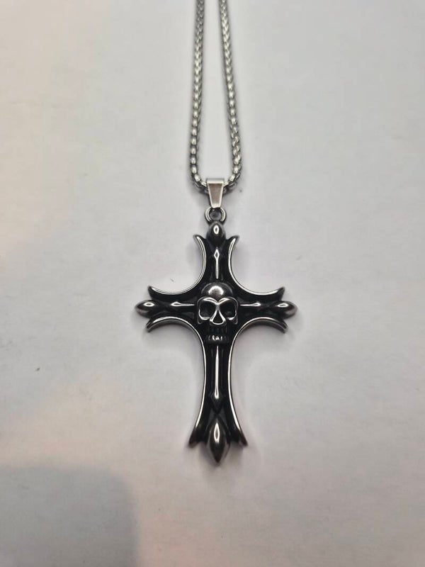 Collier croix gothique