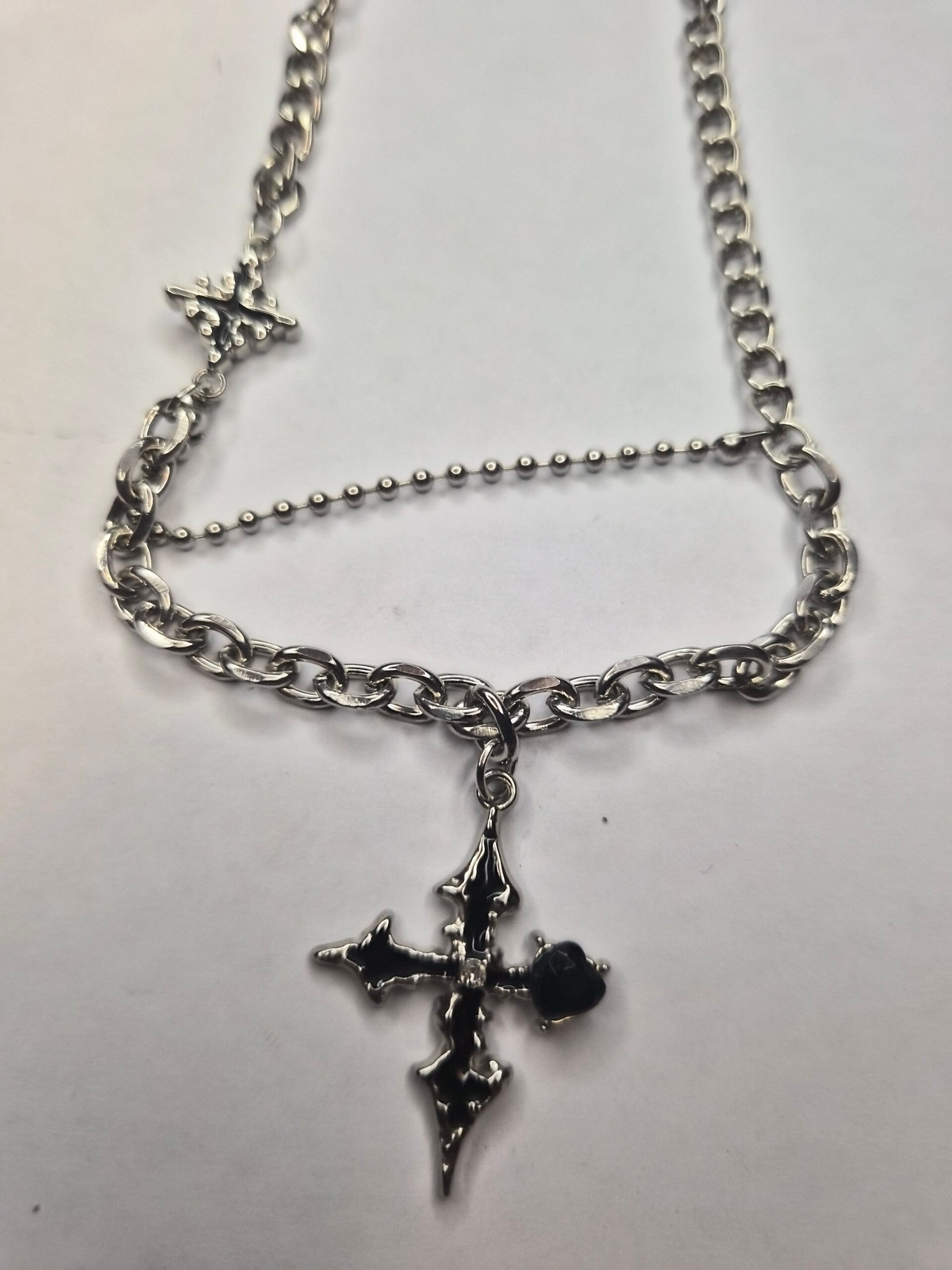 Collier croix gothique