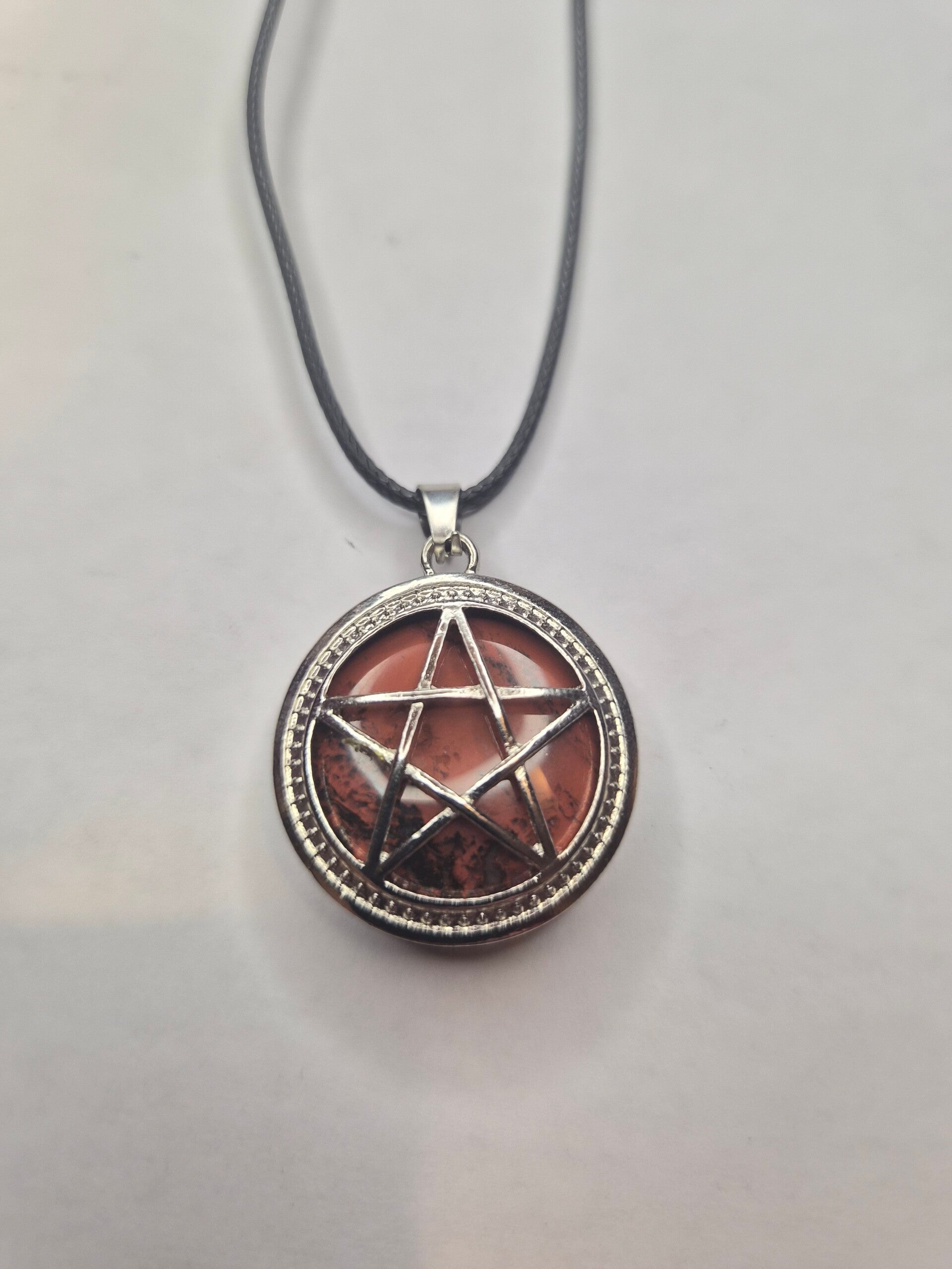 Collier pentacle gothique
