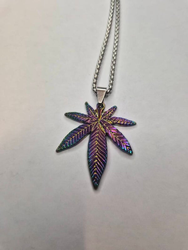 Collier cannabis