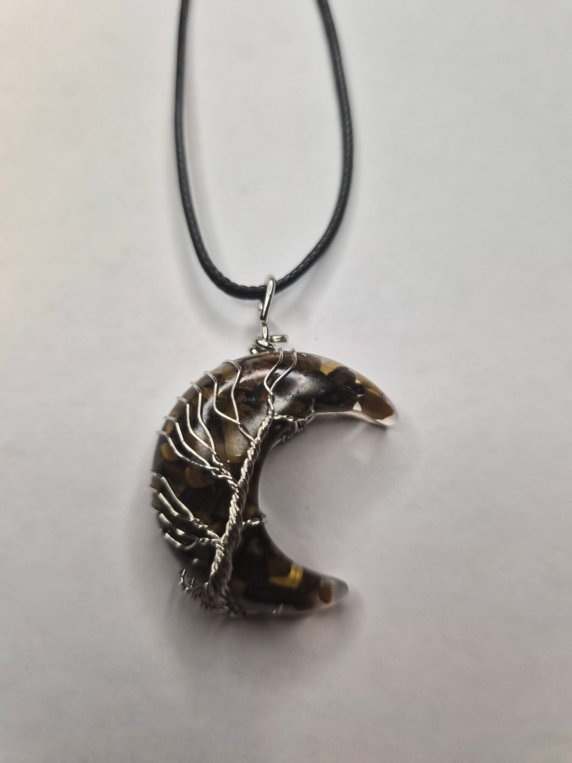 Collier demi lune