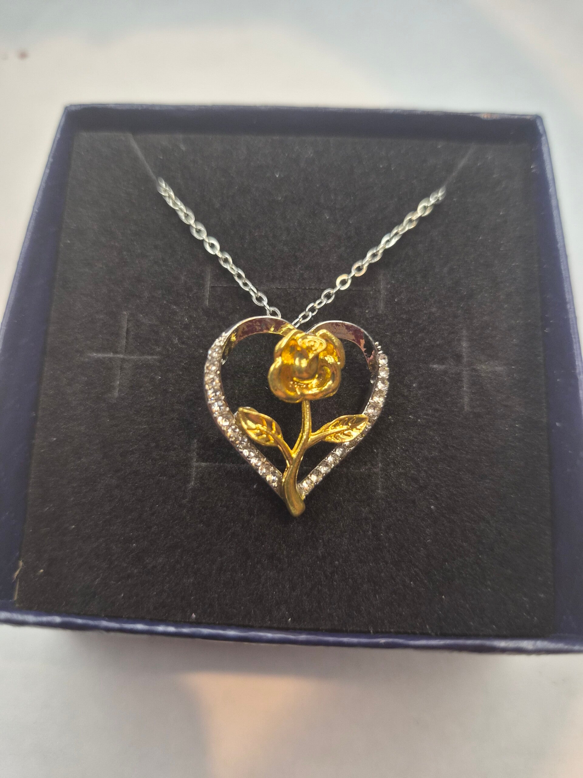 Collier coeur fleur