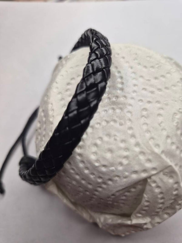 Bracelet noir torsadé