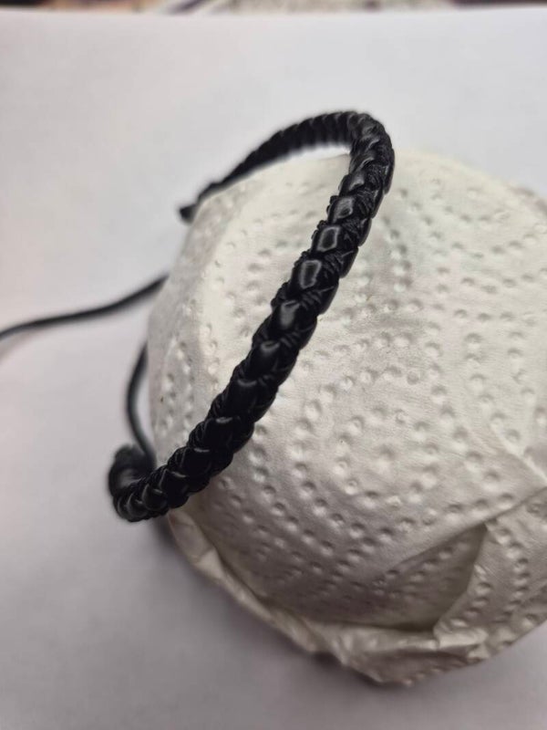 Bracelet noir torsadé