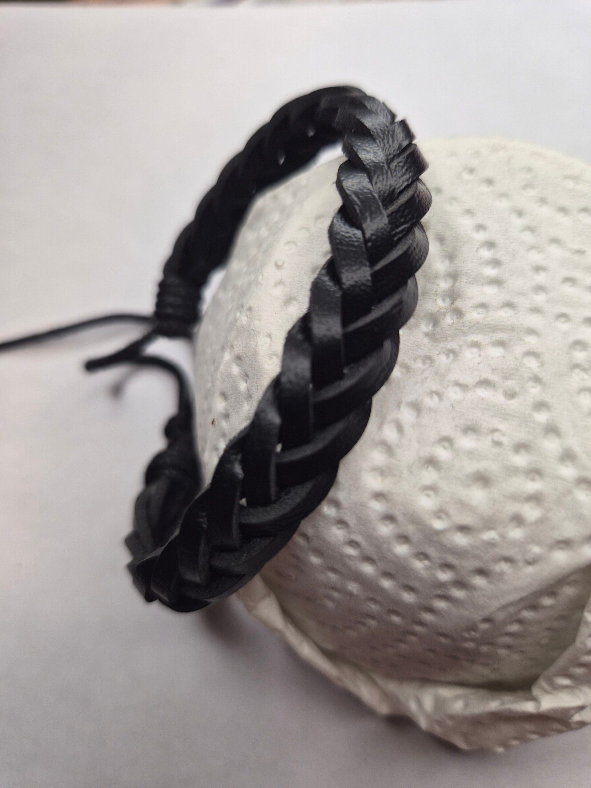 Bracelet noir torsadé