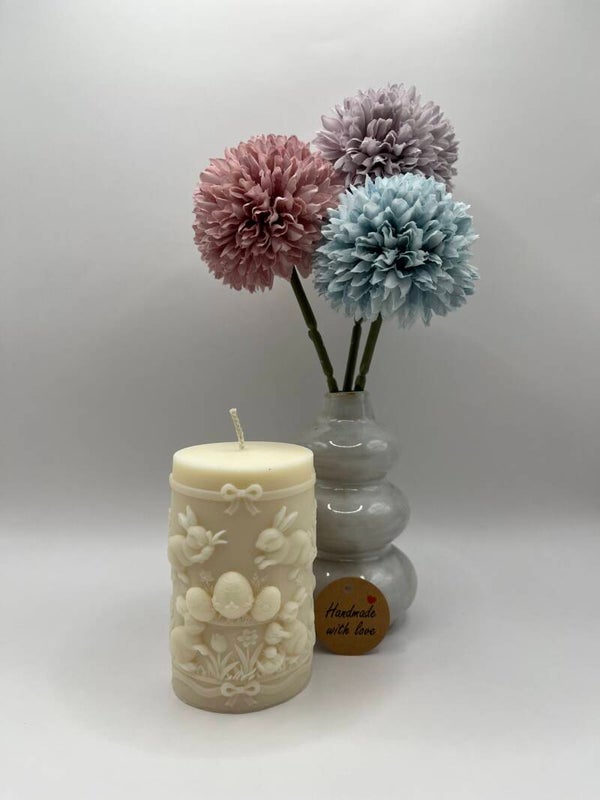 Osterwiese - Stumpenkerze mit Hasen & Blüten