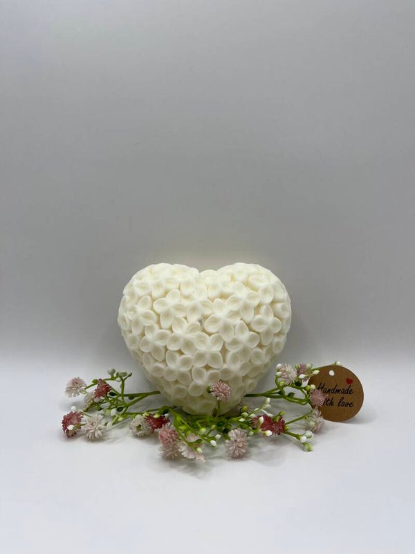 Blütenherz - Sanfte Eleganz in Wachs