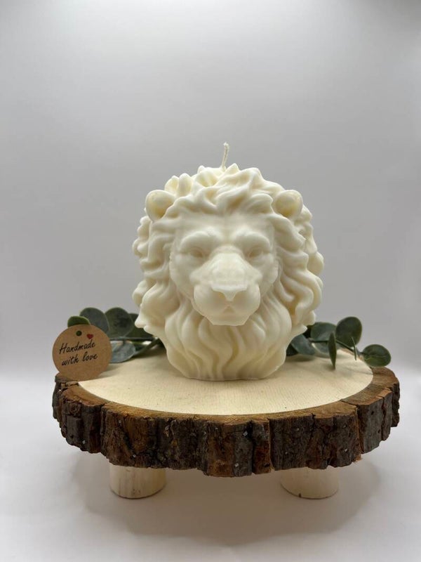 Majestätischer Schein - Der Löwenkopf in Wachs gemeisselt