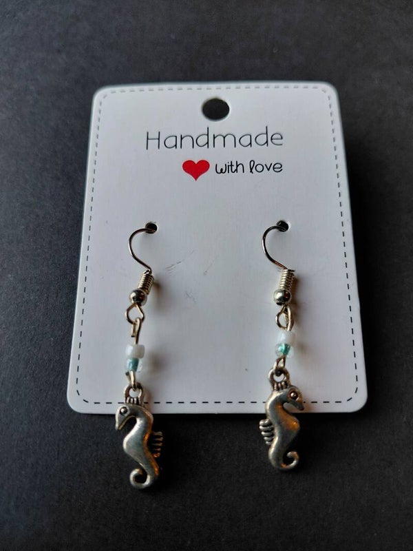 Handgemaakte oorbellen met zeepaardjes 🐚