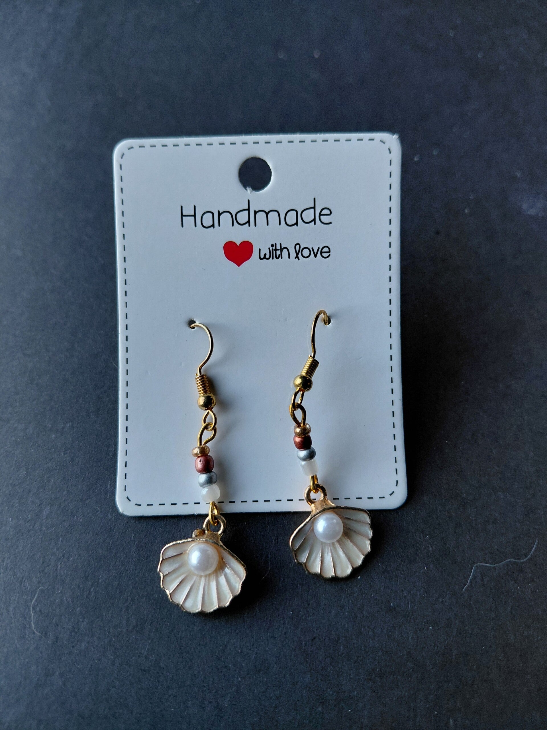 Handgemaakte schelp oorbellen – naturel & bohemian