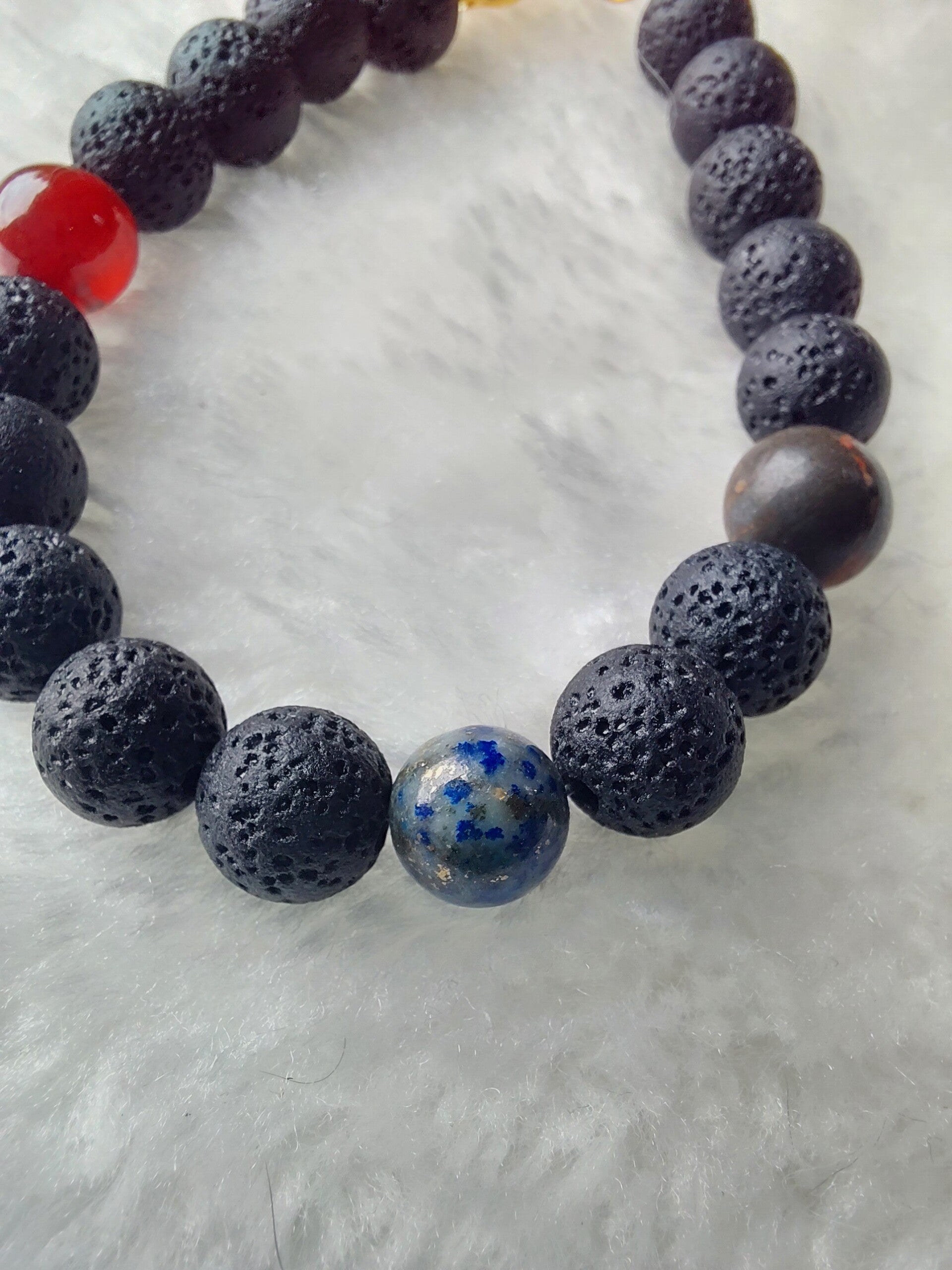 🖤 Krachtige natuurstenen armband (mannen) met lava, rood agaat & blue spot jaspis 🖤❤️💙