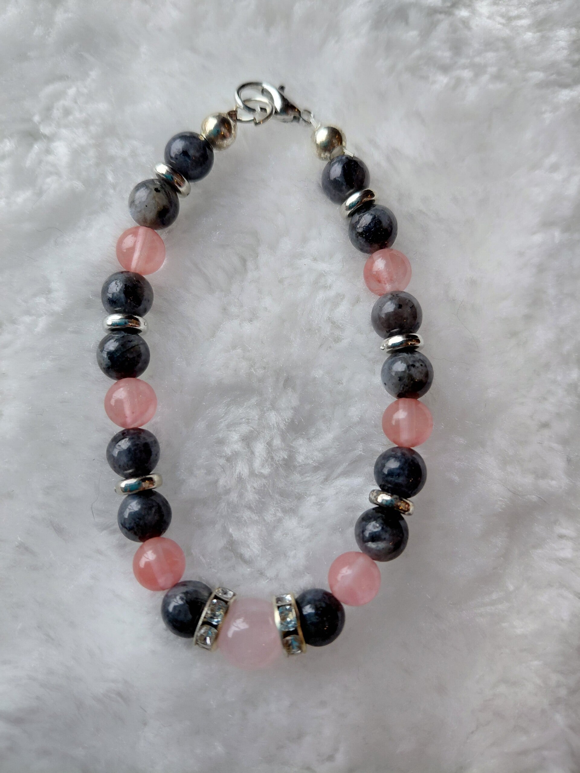 Elegante armband in zachtroze en antraciet