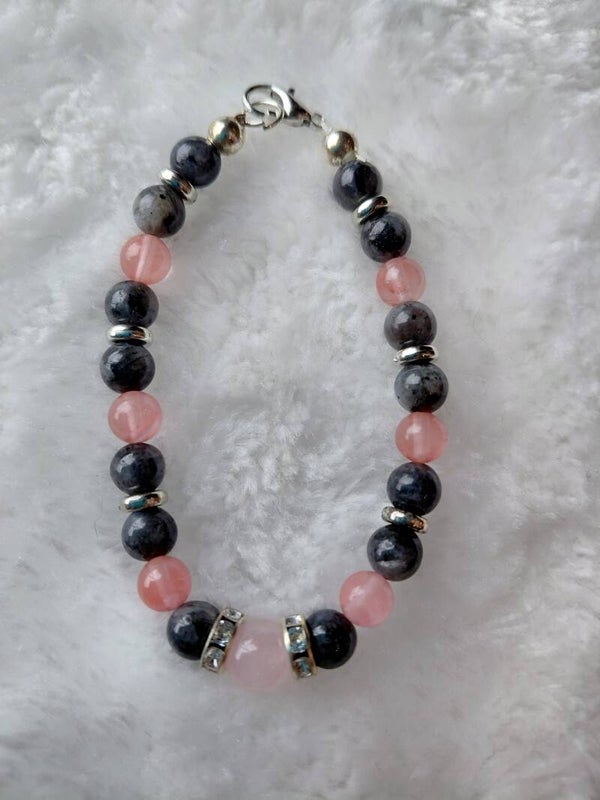 Elegante armband in zachtroze en antraciet