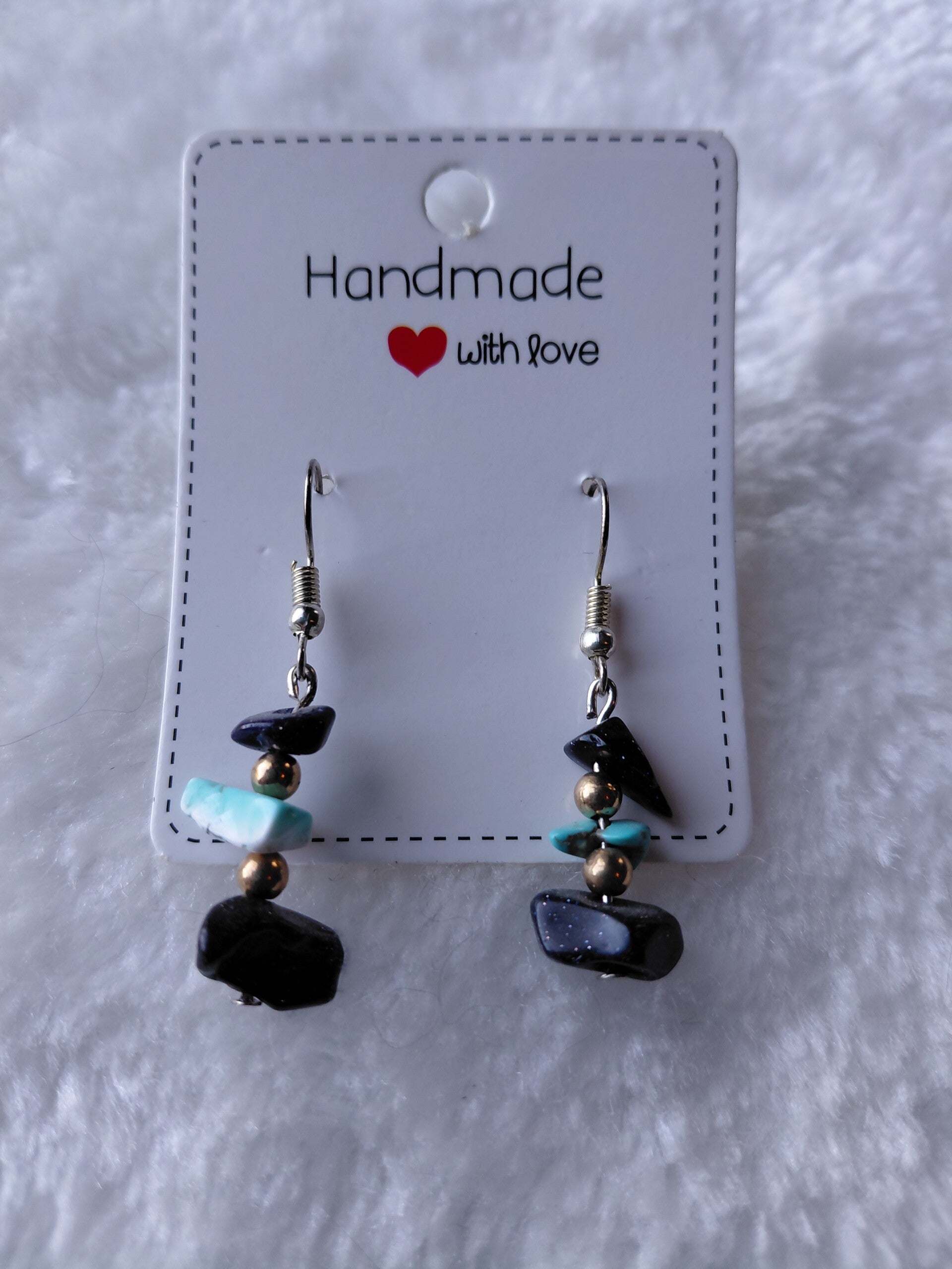 Handgemaakte oorbellen in zwart & blauw💙🖤
