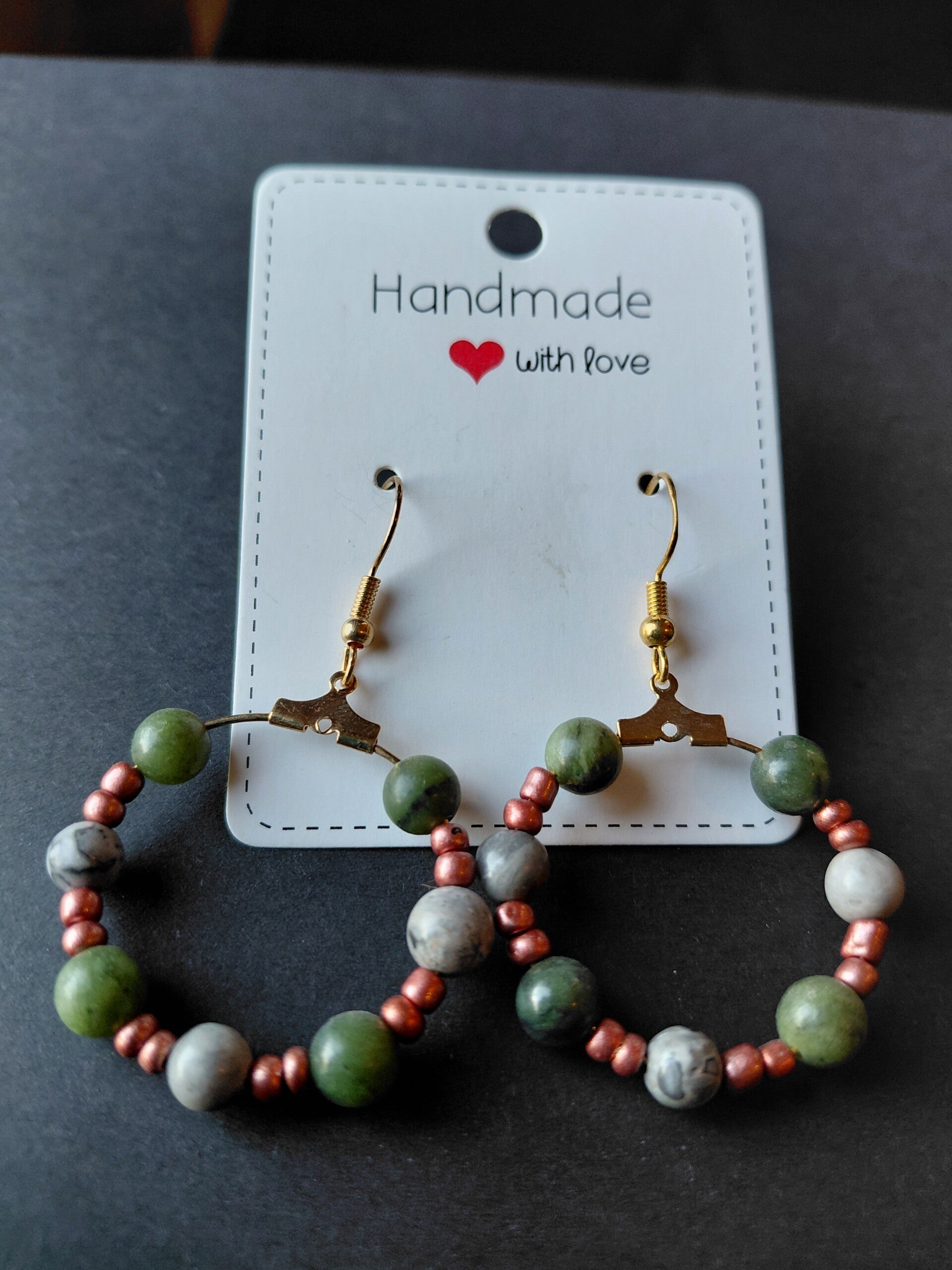 Handgemaakte oorbellen met natuursteen – groen & aardetinten 💚🤎