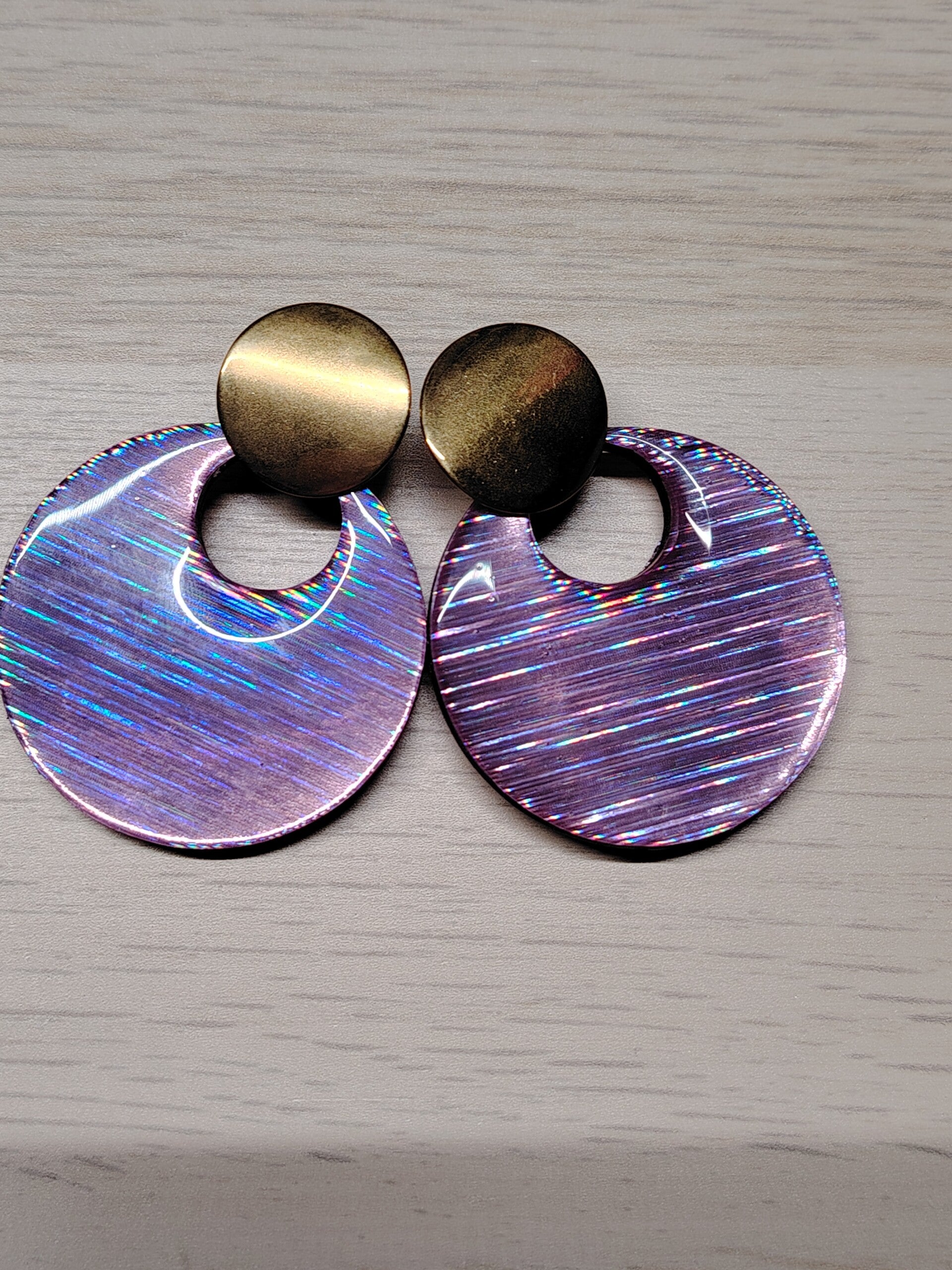 Boucles d'oreilles personnalisables en acier inoxydable et boisBoucles d’oreilles originales en acier inoxydable et bois découpé au laser é au