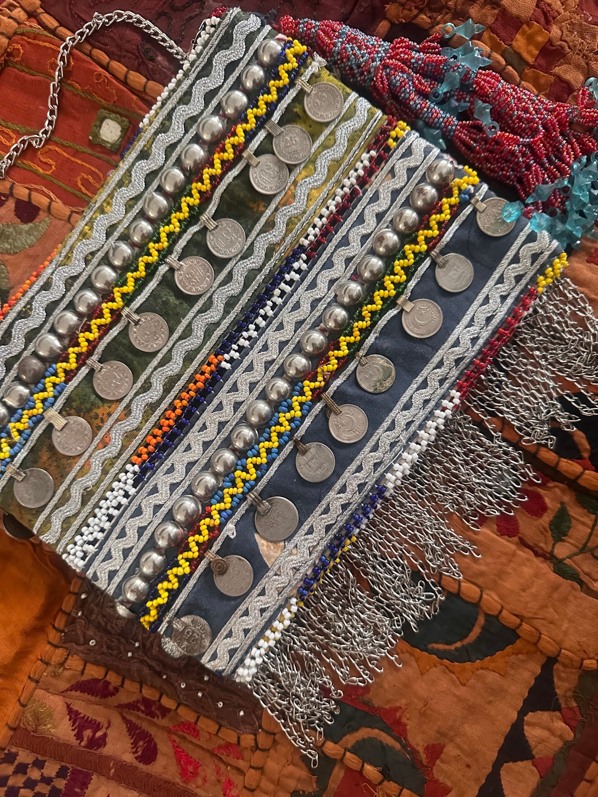 Nomad coin clutch