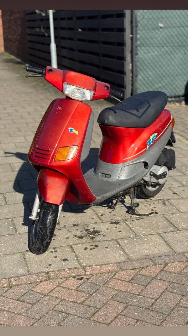 Piaggio Zip Type 1, 2 of 3 Kappenset