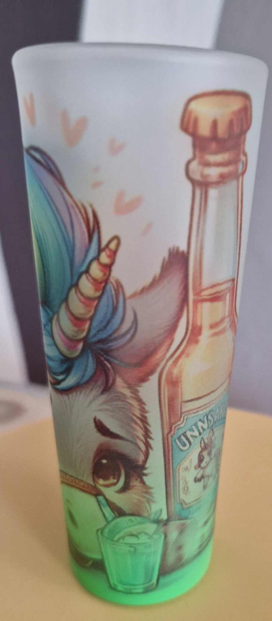 Schnapsglas 90ml mit grünem Boden, personalisierbar