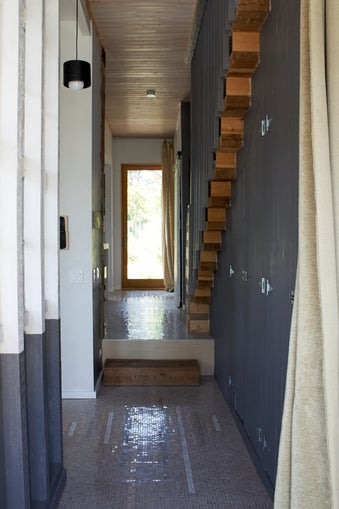 Entrance, front to backyard