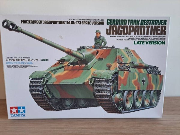 Tamiya 35203 - German Tank Destroyer Jagdpanther Late Version (1/35)