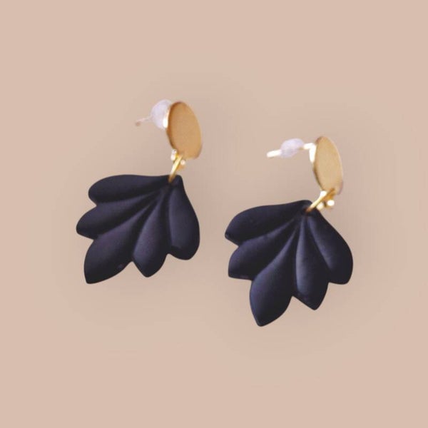 Oorbellen Clay Leaf Zwart