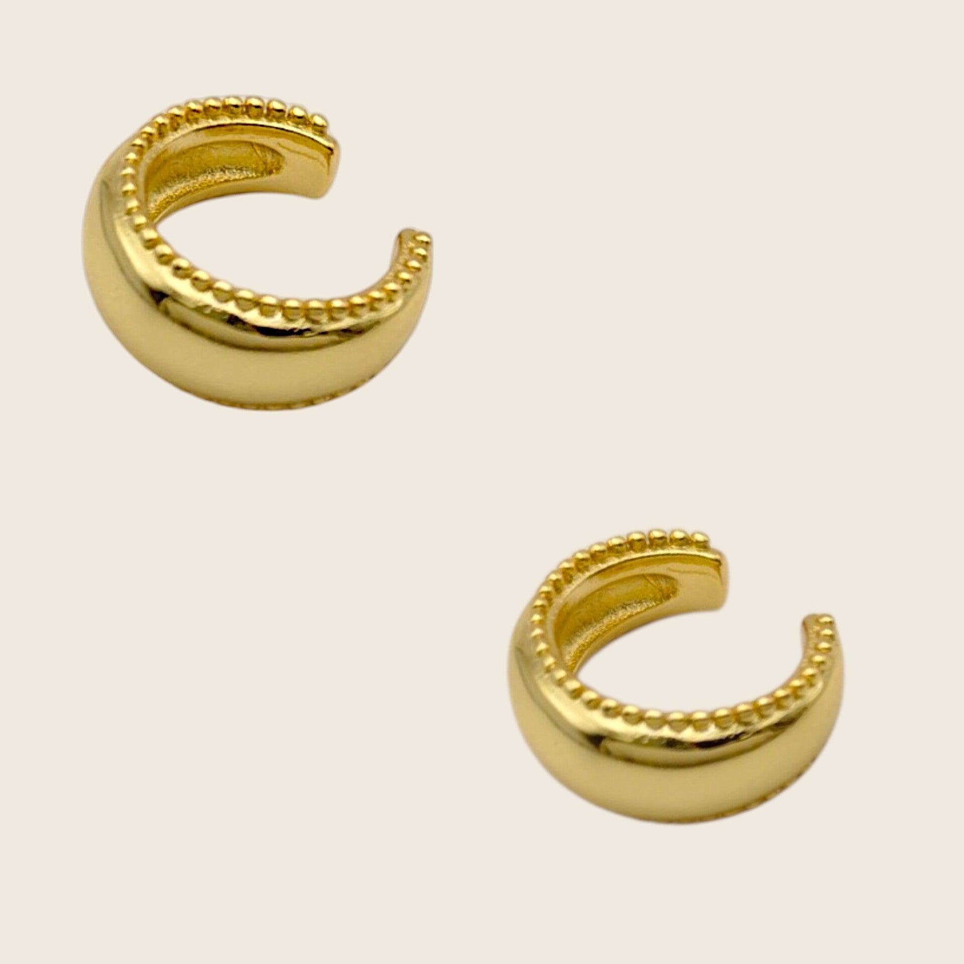 Ear cuff Dots