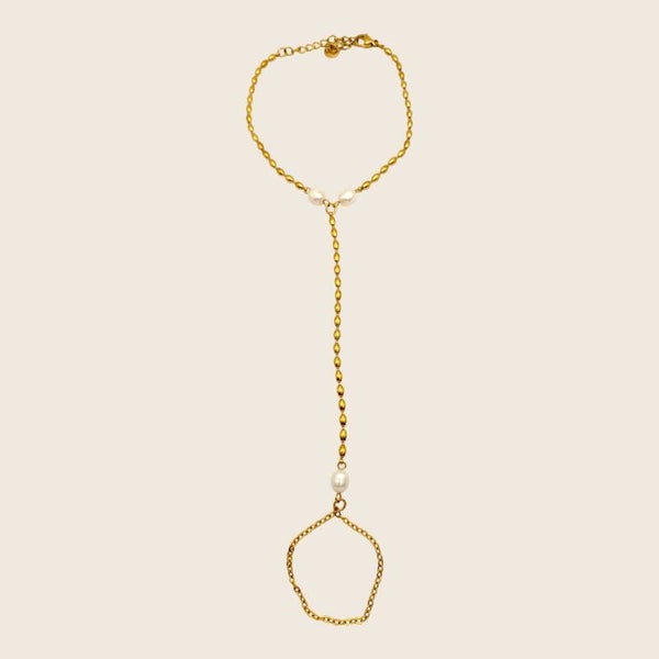 Hand Chain Pearl Breeze