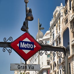 metro-5223984_1280-standard.jpg