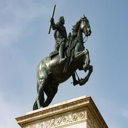 statue-7943963_1280-standard.webp