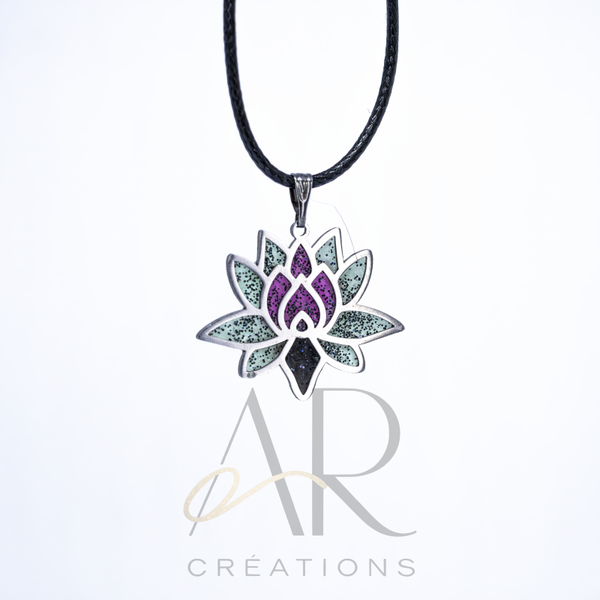 Collier Lotus
