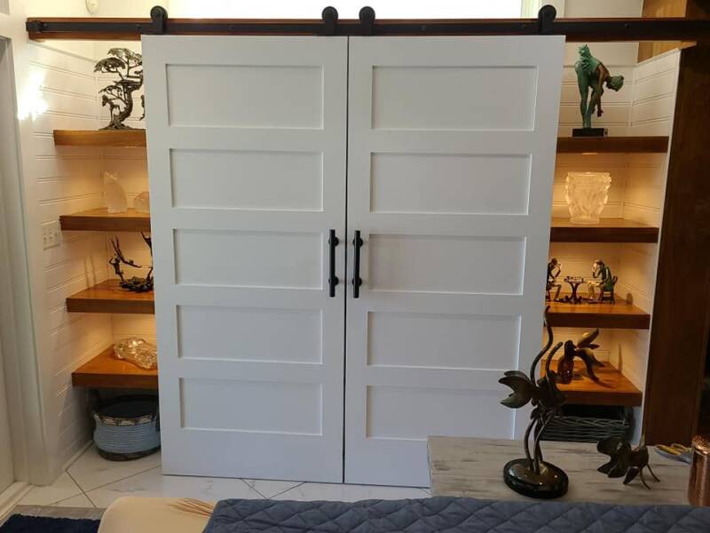 loff-barn-doors-lit-shelves-standard-0n3ji4.jpg