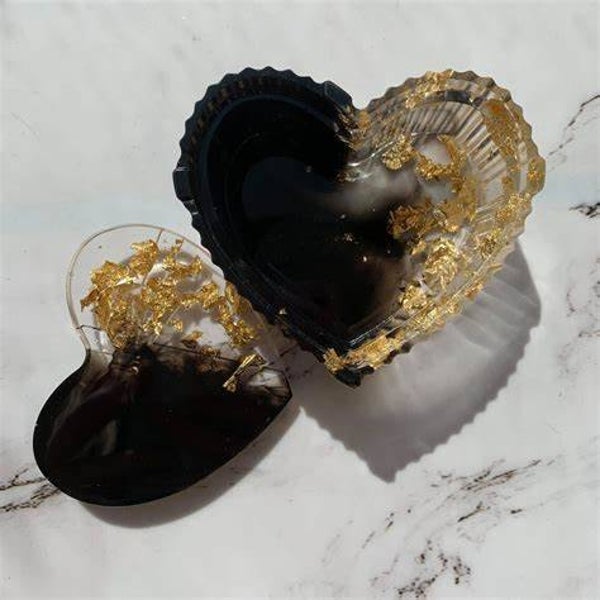 Boite à Bijoux Et Ses Bijoux Assortis